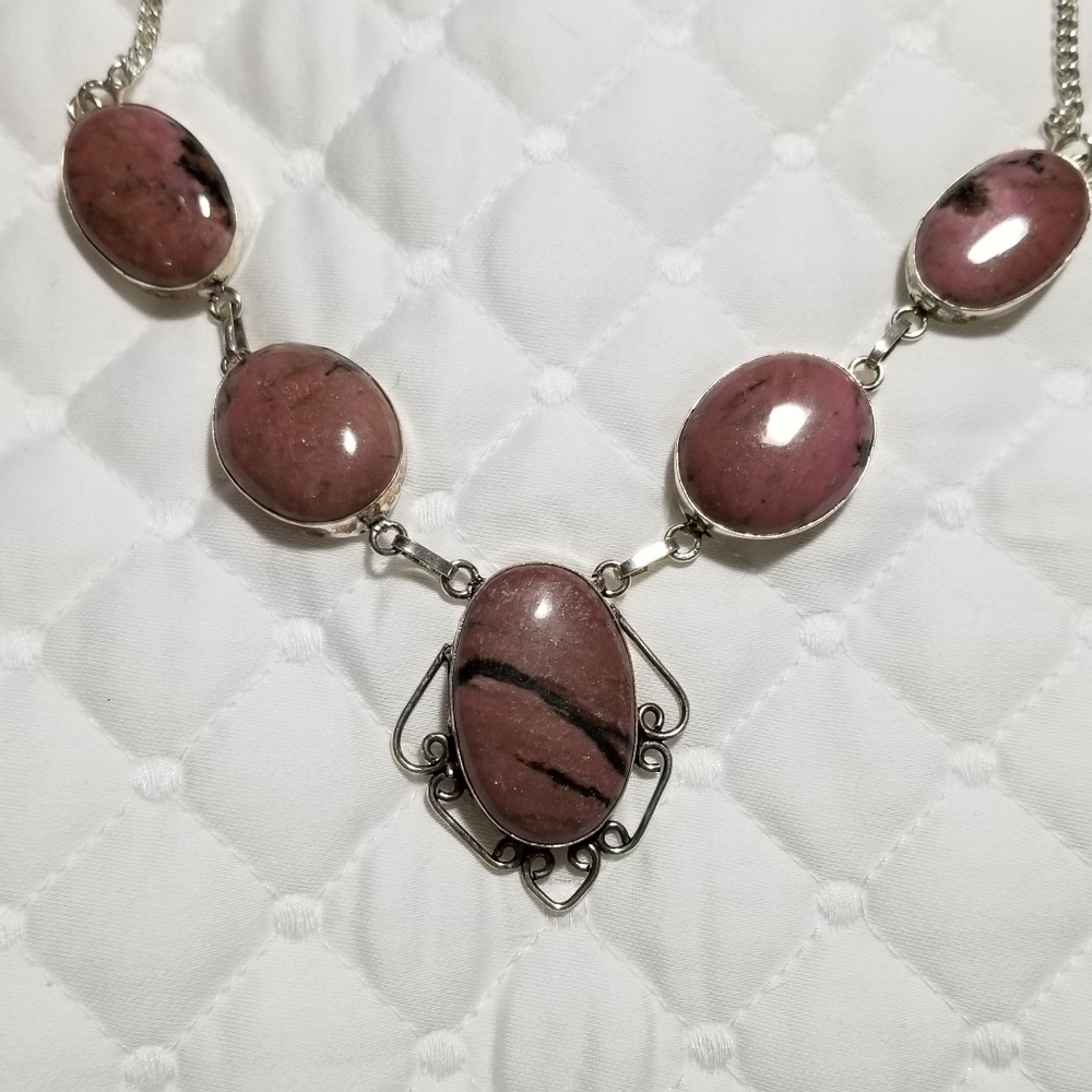 Pink Rhodonite necklace. - Picture 2 of 6